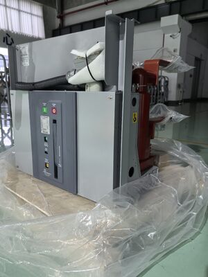 DC 125V Penutupan dan Pembukaan Tegangan Operasi Tegangan Tinggi Pemutus Sirkuit Vakum dengan Kecepatan Penutupan 0,766 M per detik